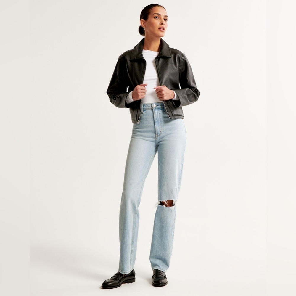Abercrombie distressed curve love ultra high rise 90s straight jean 14R/32R